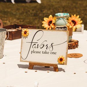 Favors Sign